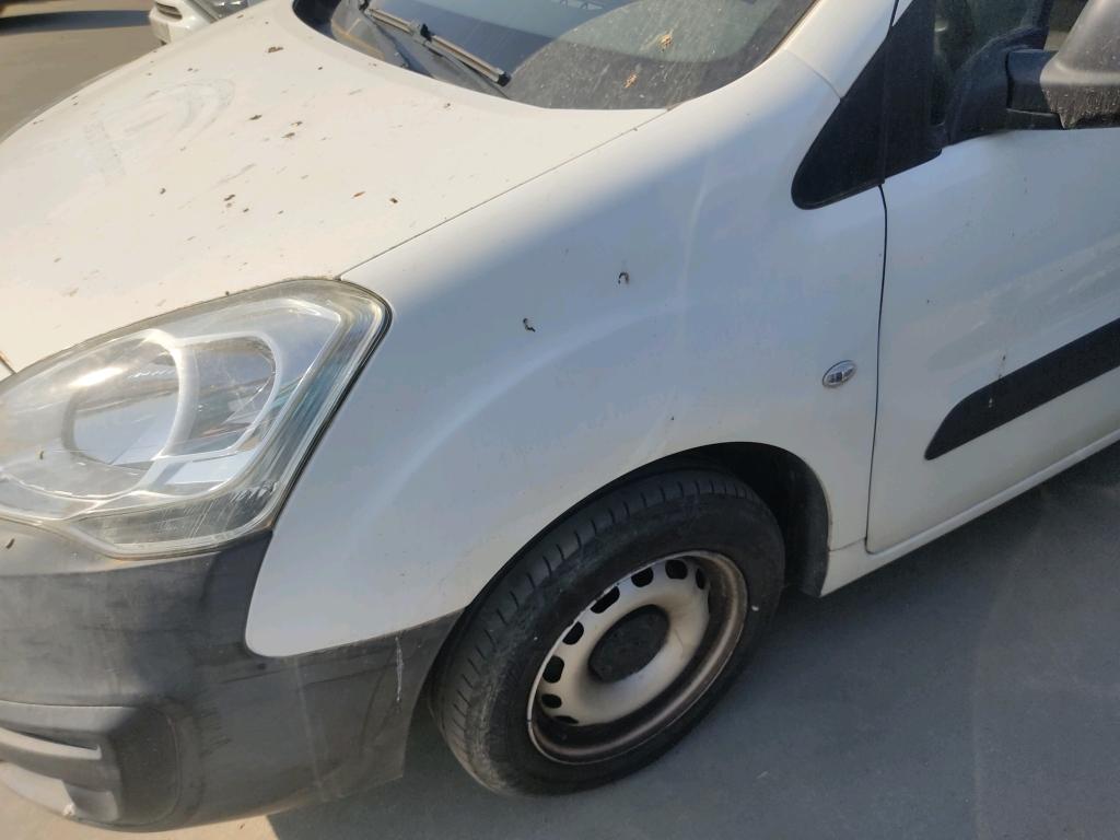 
								PEUGEOT Partner completo									